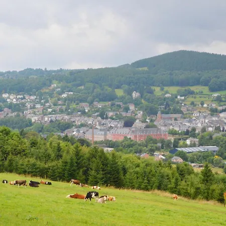 A Perfectly Situated In Between The Town Centre And The Forest Spa